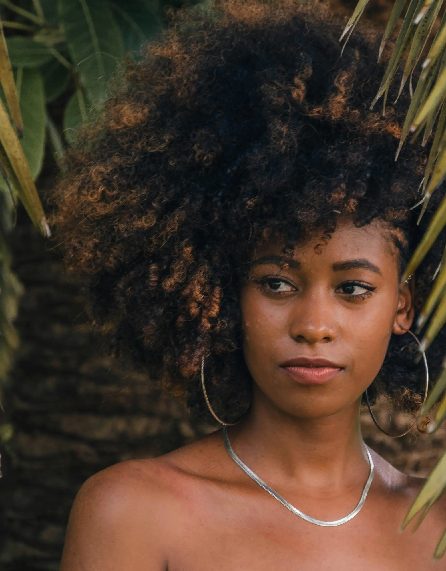 Routine cheveux bouclés : les accessoires indispensables