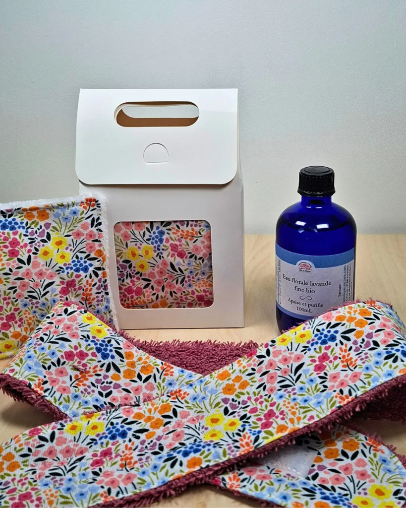 Coffret-soin-visage-bio-eau-de-lavande-avec-bandeau-et-coton-lavable-fleuri